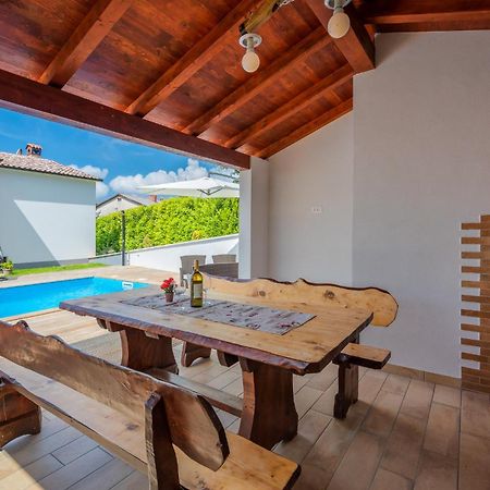 House Smoky With Private Pool And Jacuzzi Villa Pazin Exterior foto